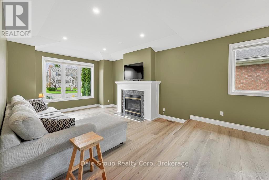 256 Rivers Boulevard E, South Huron, Ontario  N0M 1S1 - Photo 2 - X13012600