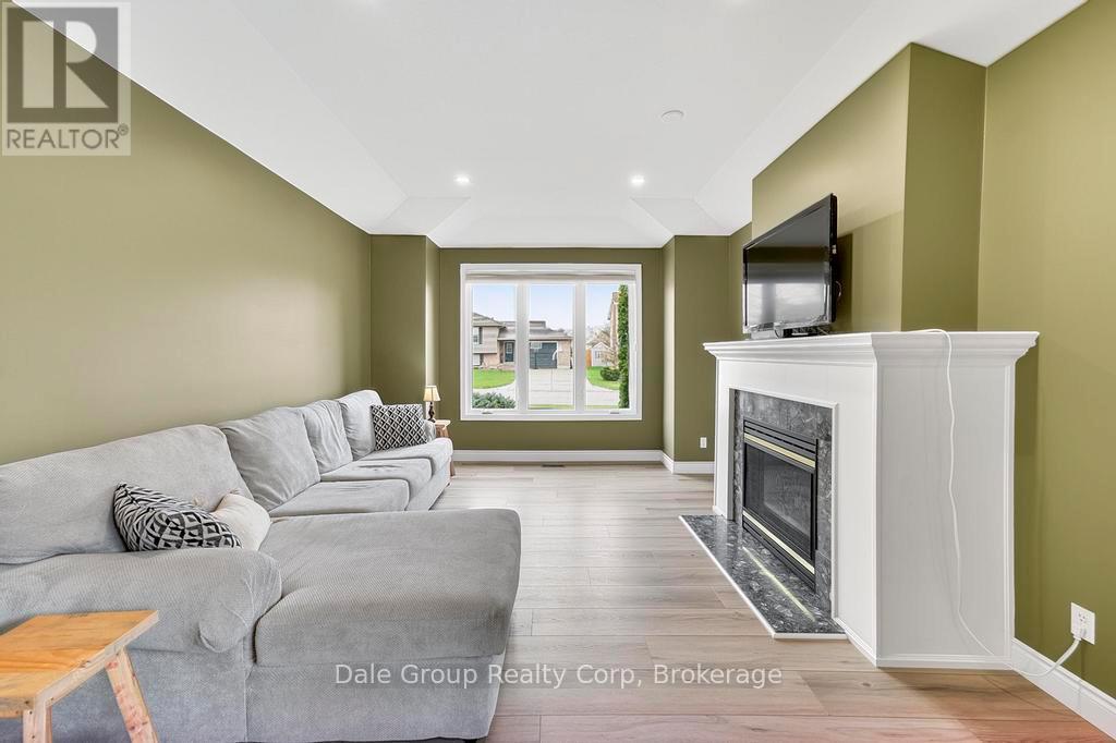 256 Rivers Boulevard E, South Huron, Ontario  N0M 1S1 - Photo 3 - X13012600