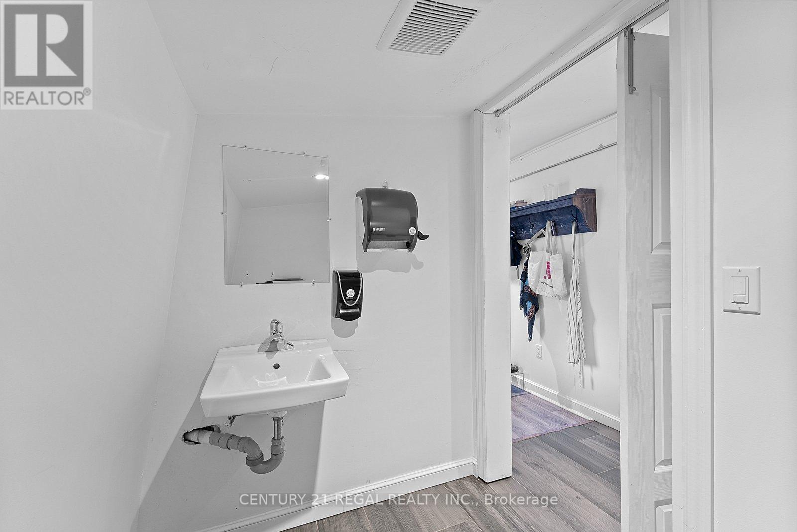 2nd/3rd - 481-483 Church Street, Toronto, Ontario  M4Y 2C6 - Photo 30 - C13012532