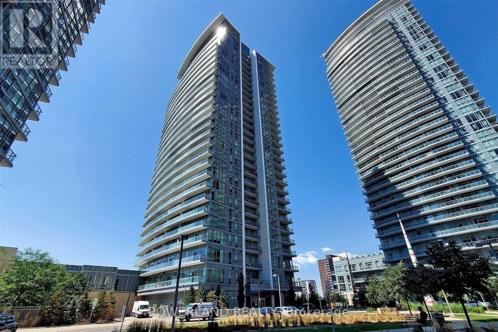 2013 - 66 FOREST MANOR ROAD, Toronto, Ontario