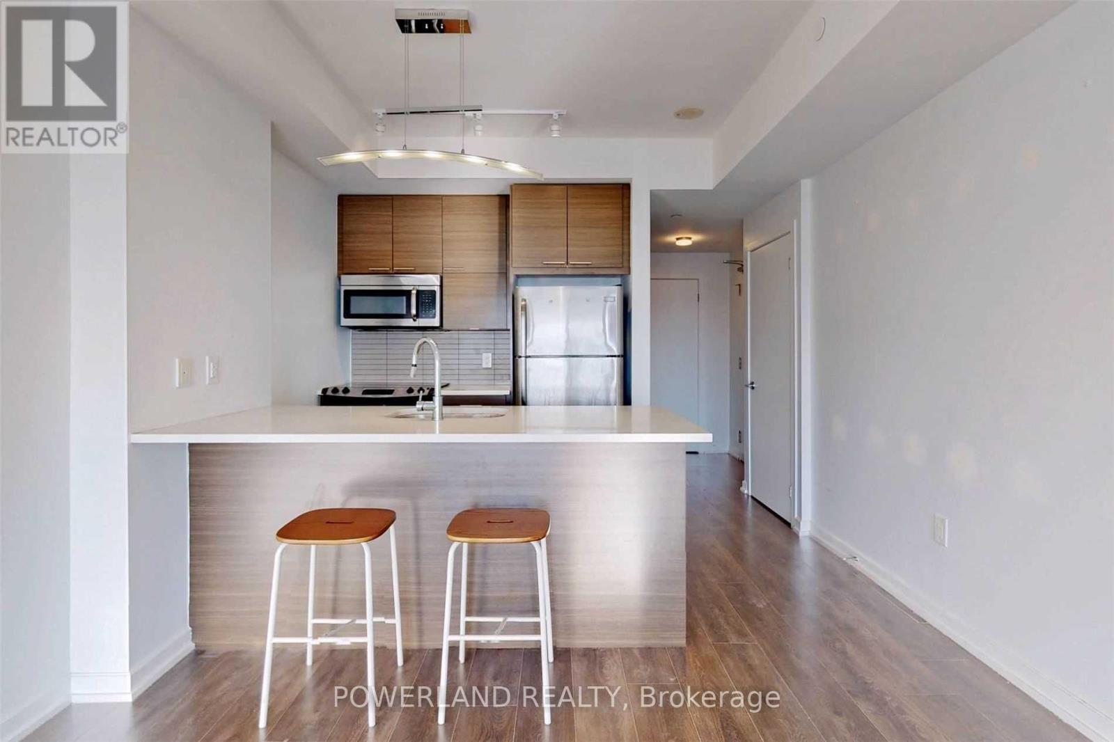 2013 - 66 Forest Manor Road, Toronto, Ontario  M2J 0B7 - Photo 3 - C13012640