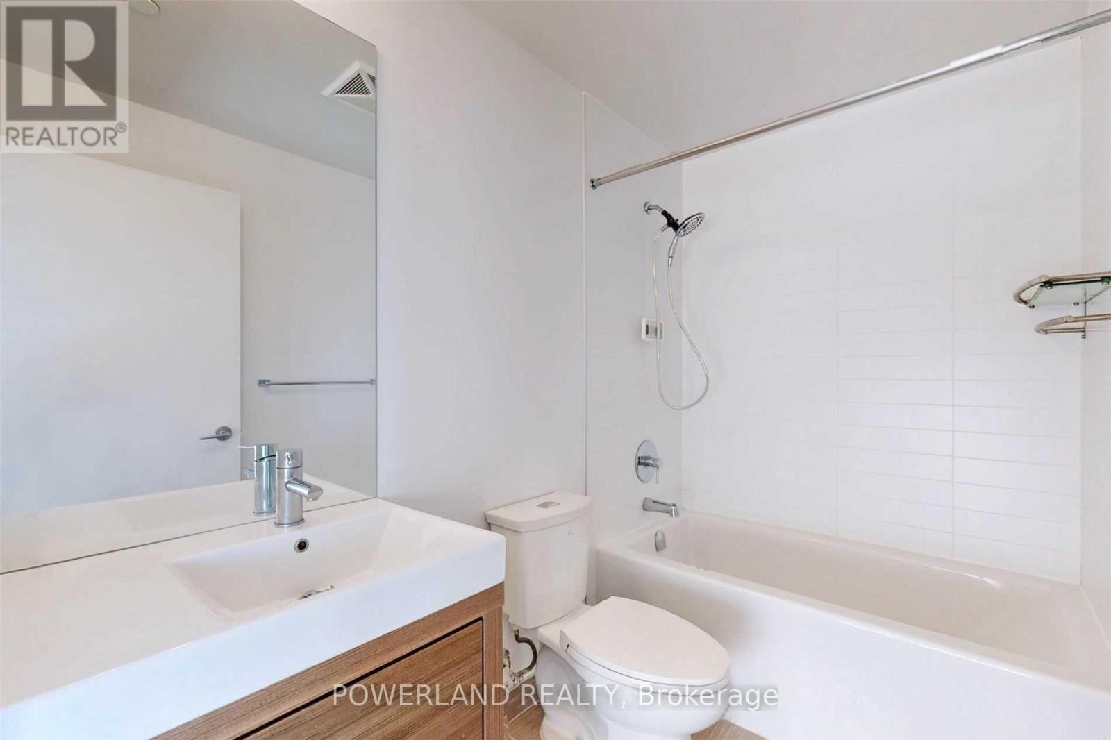 2013 - 66 Forest Manor Road, Toronto, Ontario  M2J 0B7 - Photo 5 - C13012640