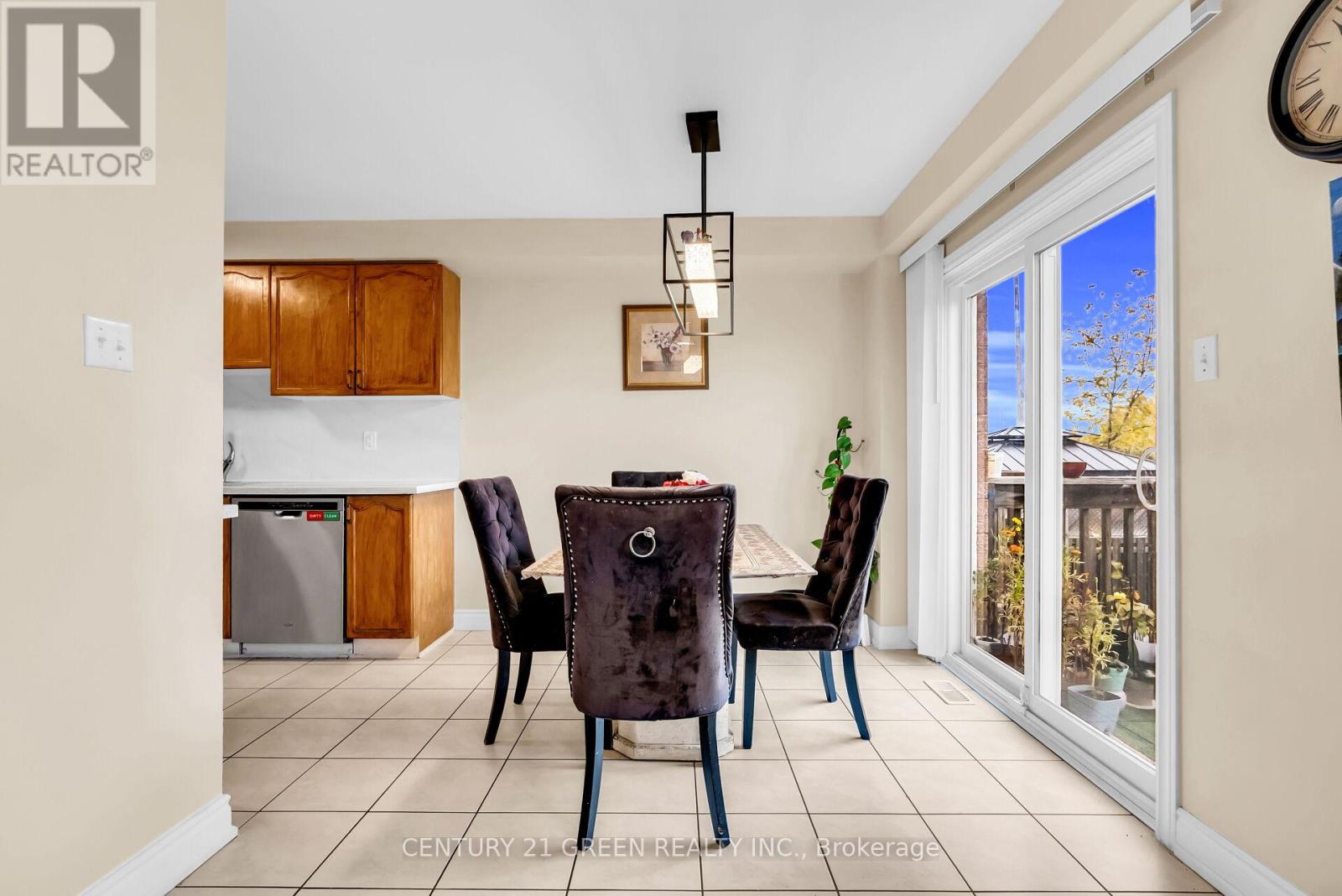 3152 Angel Pass Drive, Mississauga, Ontario  L5M 7R5 - Photo 13 - W12991514