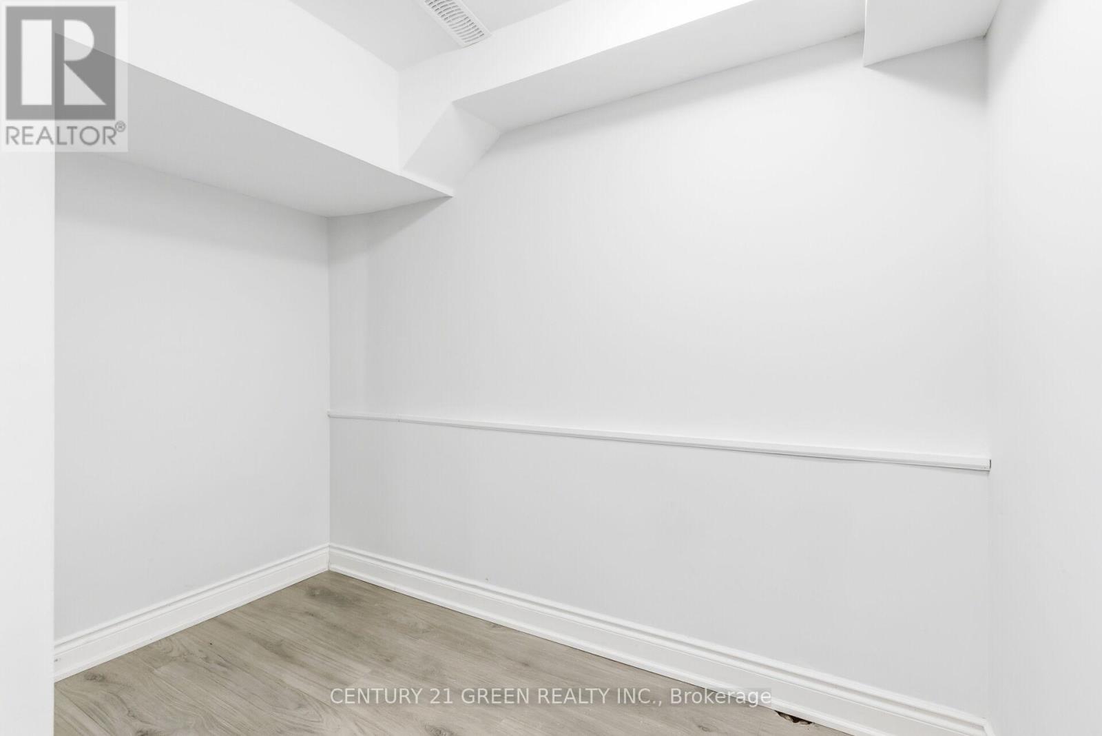 3152 Angel Pass Drive, Mississauga, Ontario  L5M 7R5 - Photo 37 - W12991514