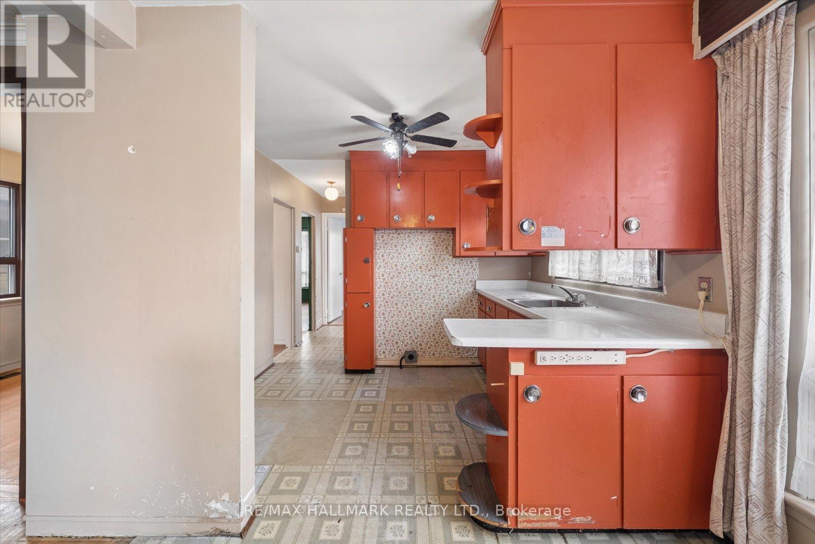 31a Laurel Avenue, Toronto, Ontario  M1K 3J3 - Photo 12 - E13012526