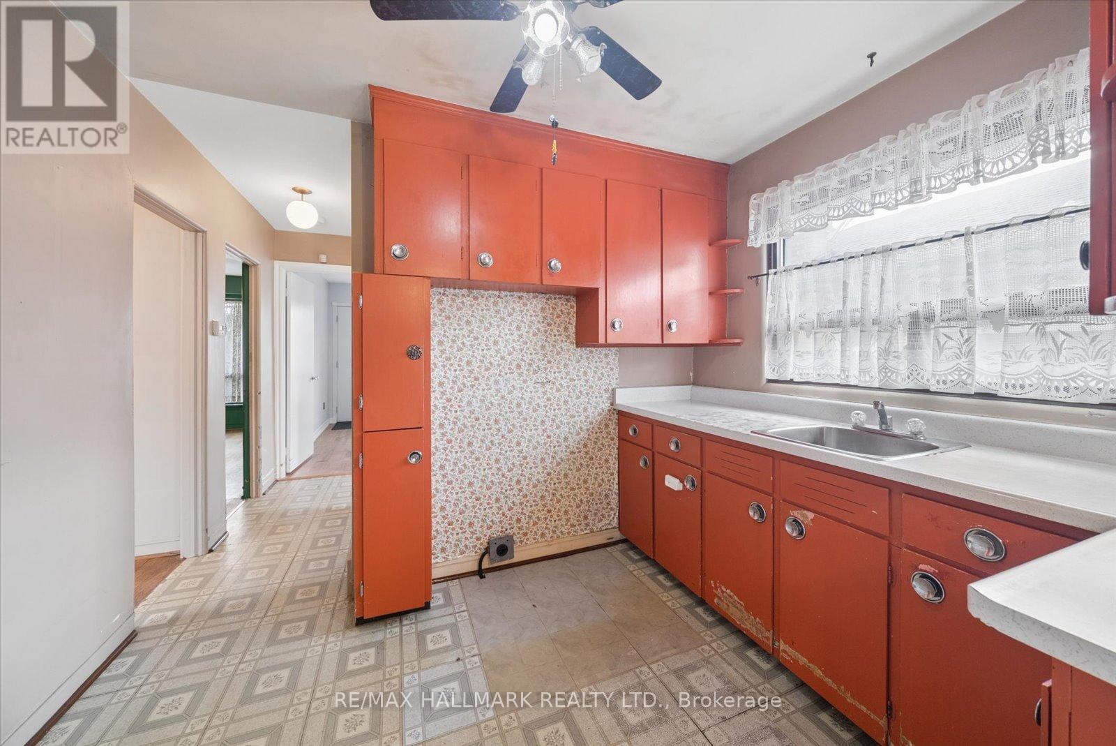 31a Laurel Avenue, Toronto, Ontario  M1K 3J3 - Photo 13 - E13012526