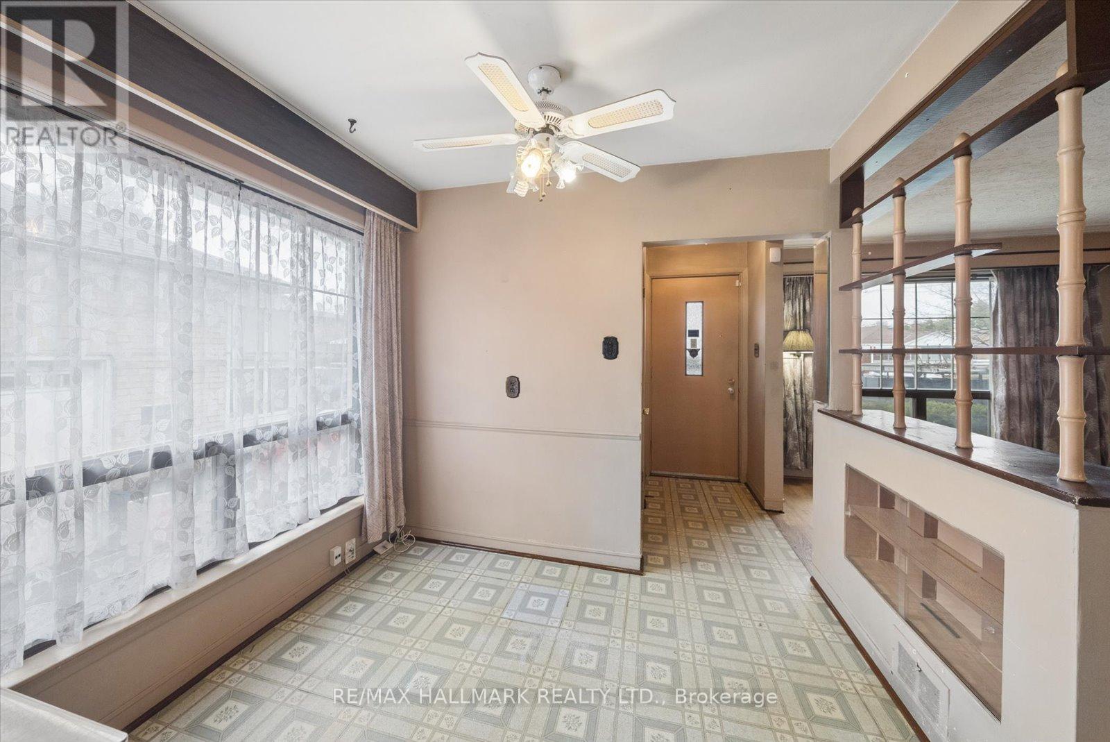 31a Laurel Avenue, Toronto, Ontario  M1K 3J3 - Photo 16 - E13012526