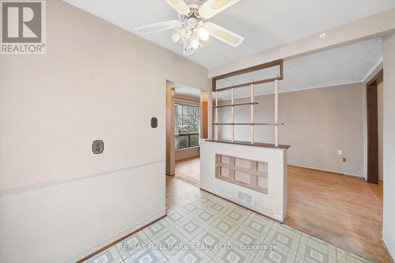 31a Laurel Avenue, Toronto, Ontario  M1K 3J3 - Photo 17 - E13012526