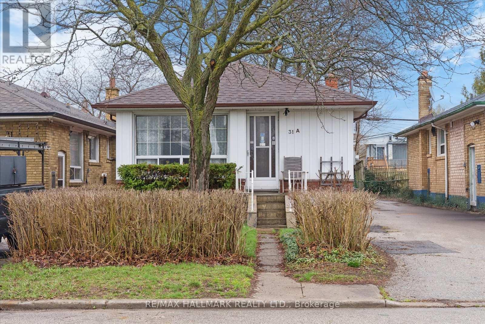 31a Laurel Avenue, Toronto, Ontario  M1K 3J3 - Photo 2 - E13012526