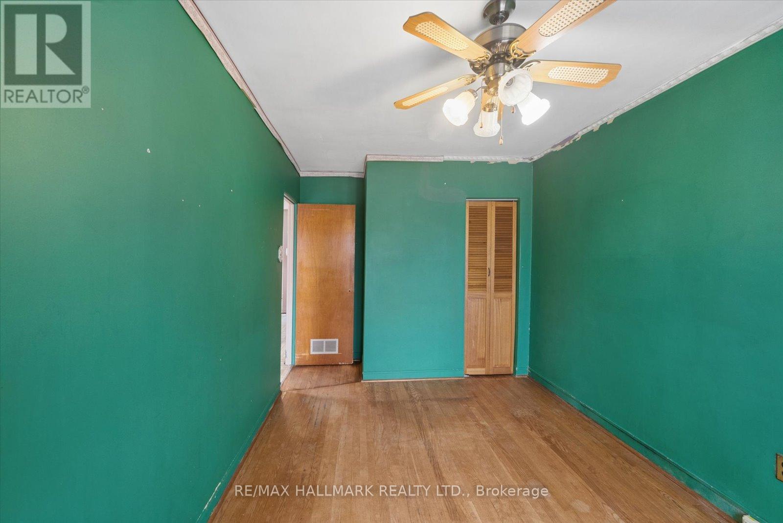 31a Laurel Avenue, Toronto, Ontario  M1K 3J3 - Photo 23 - E13012526