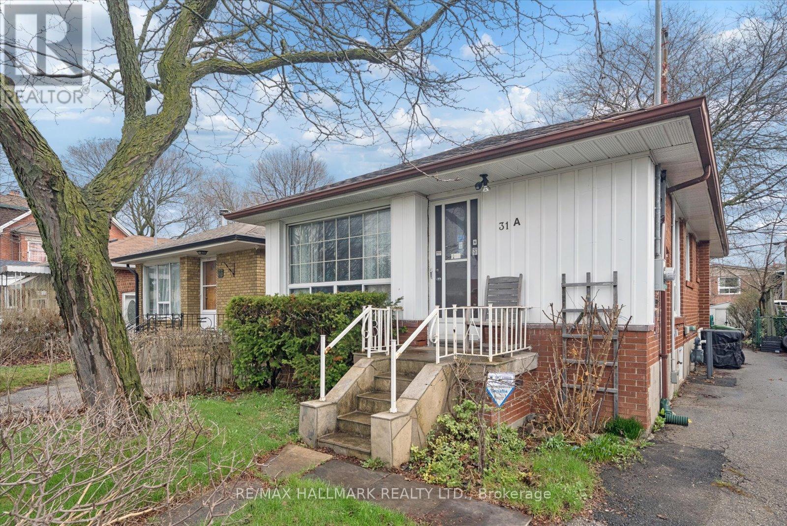 31a Laurel Avenue, Toronto, Ontario  M1K 3J3 - Photo 3 - E13012526