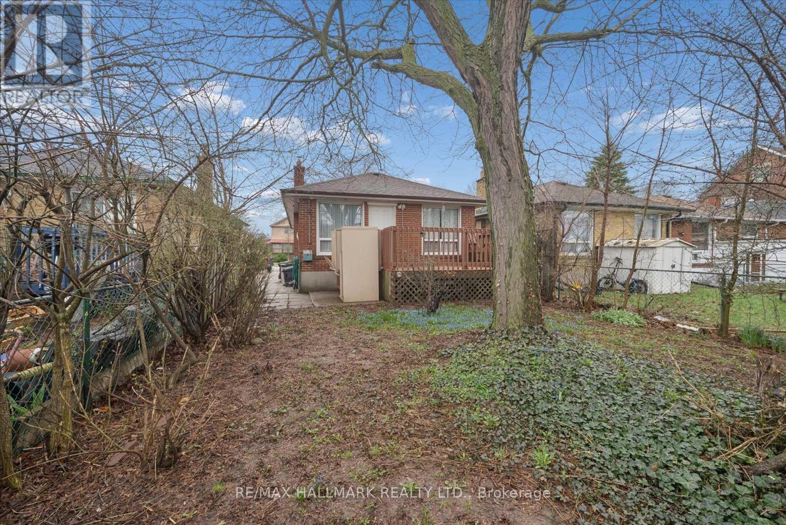 31a Laurel Avenue, Toronto, Ontario  M1K 3J3 - Photo 38 - E13012526