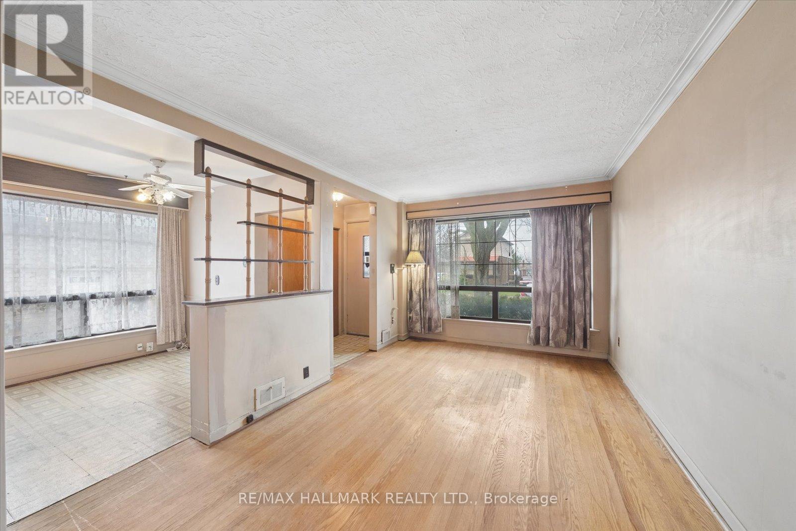 31a Laurel Avenue, Toronto, Ontario  M1K 3J3 - Photo 6 - E13012526