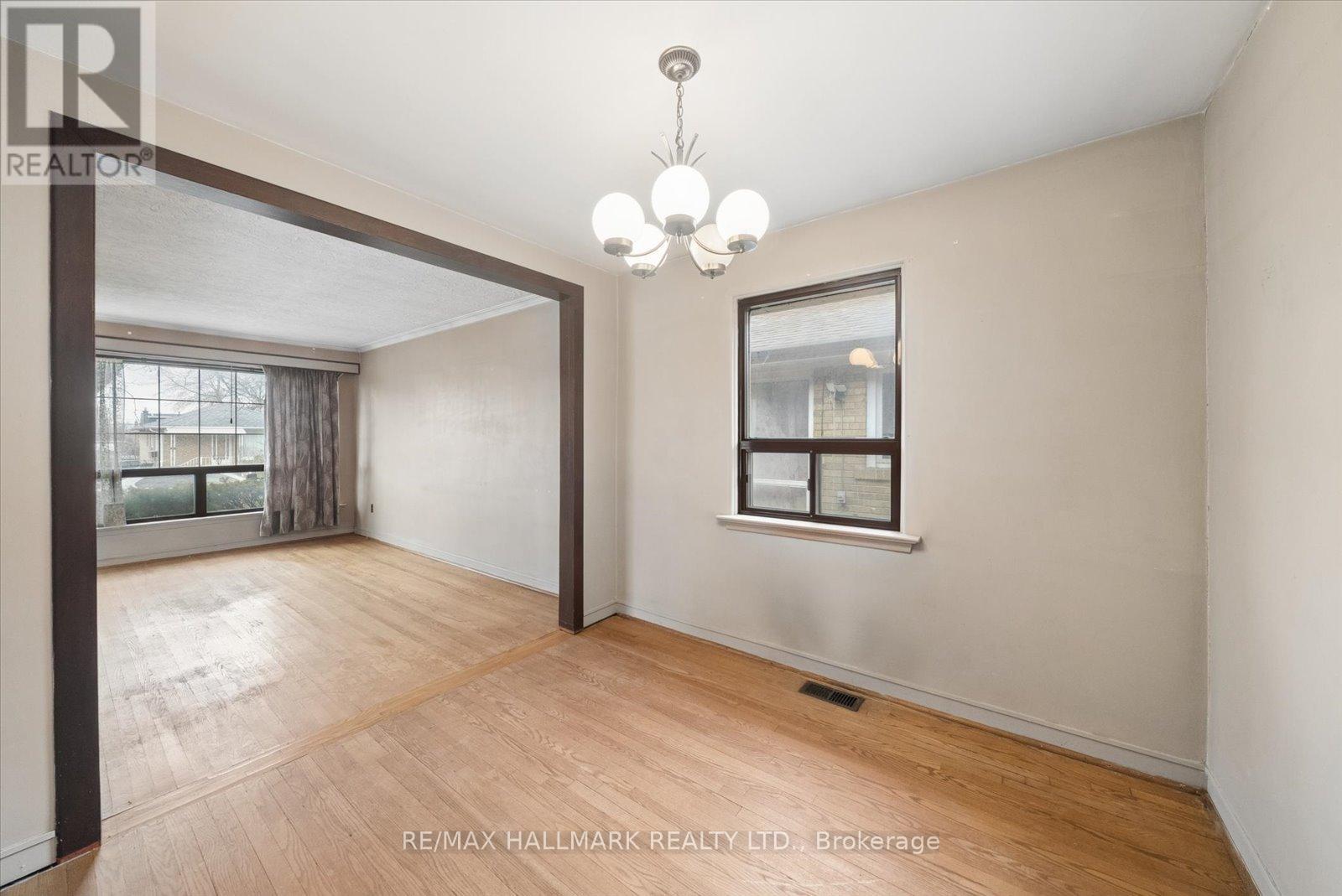 31a Laurel Avenue, Toronto, Ontario  M1K 3J3 - Photo 9 - E13012526