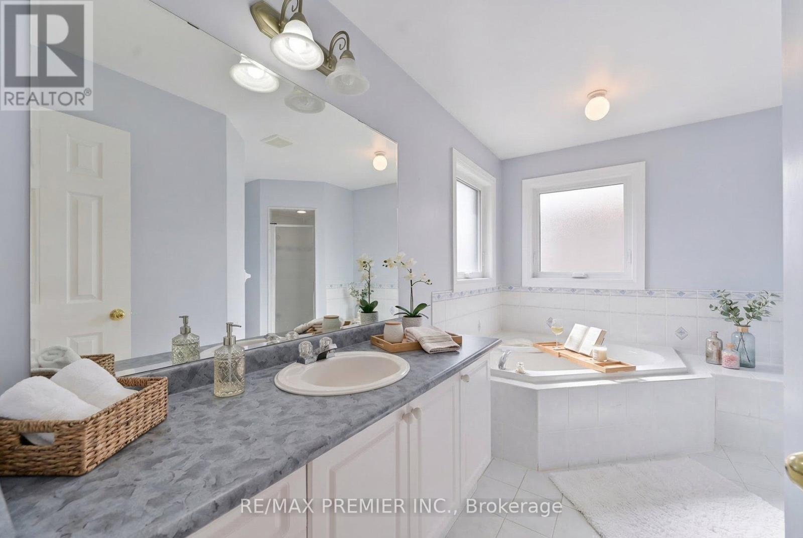 152 Laurelhurst Crescent, Vaughan, Ontario  L4H 2M7 - Photo 13 - N13012544