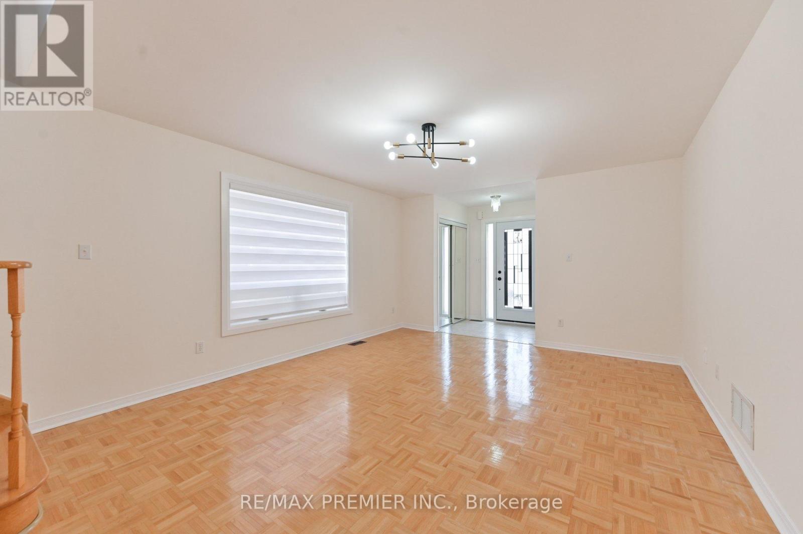 152 Laurelhurst Crescent, Vaughan, Ontario  L4H 2M7 - Photo 2 - N13012544