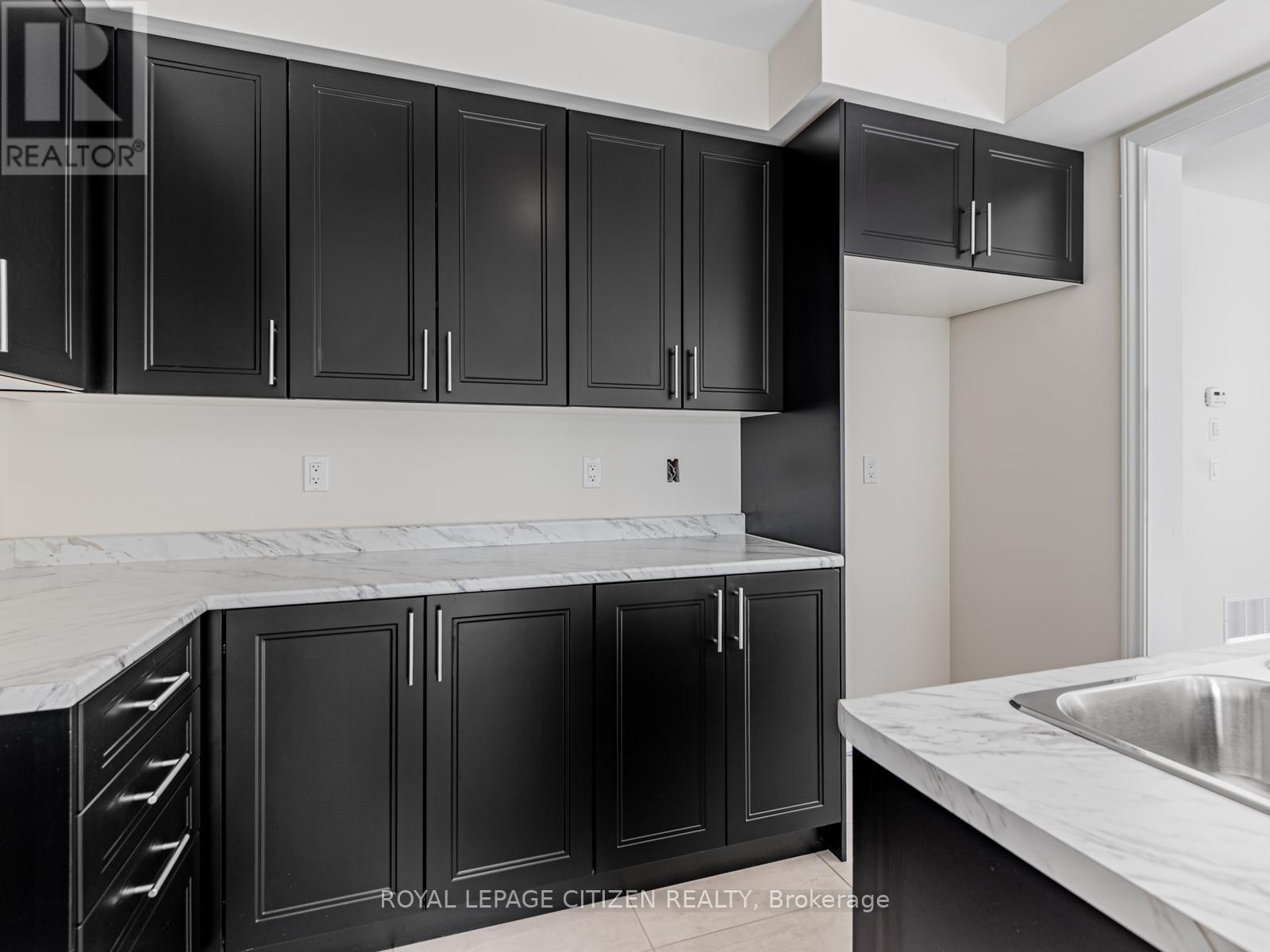 7 Wayne Allison Drive, Georgina, Ontario  L0E 1R0 - Photo 12 - N13012616