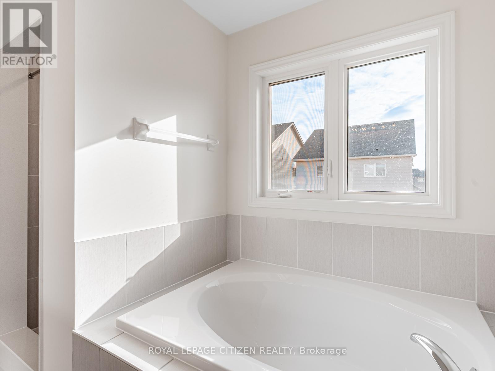 7 Wayne Allison Drive, Georgina, Ontario  L0E 1R0 - Photo 30 - N13012616