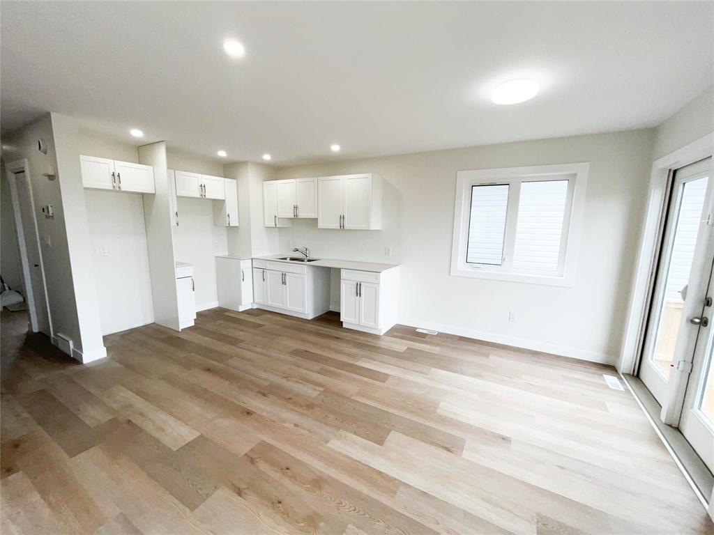 54 Feathertail Way, New Bothwell, Manitoba  X0X 0X0 - Photo 2 - 202607456