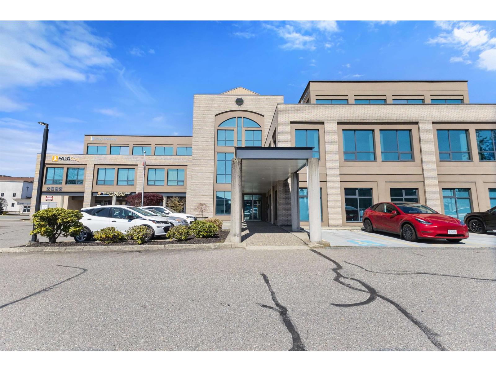 201 2692 Clearbrook Road, Abbotsford, British Columbia  V2T 2Y8 - Photo 2 - C8074387