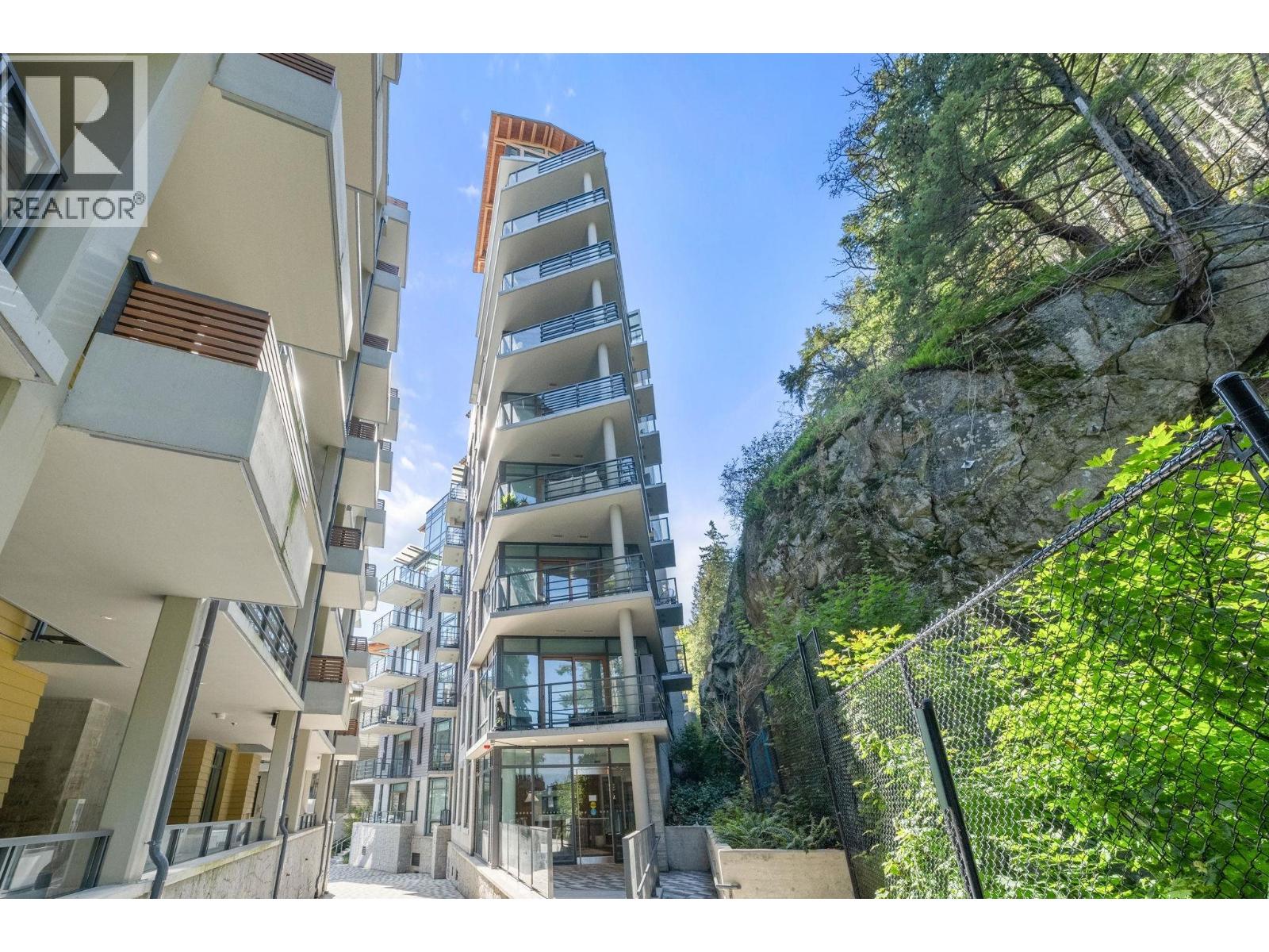 404 6699 NELSON AVENUE, West Vancouver, British Columbia