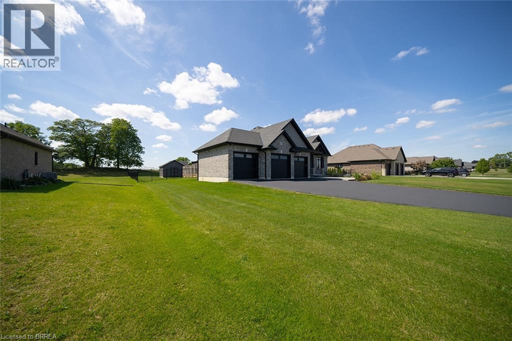 21 Tedley Boulevard, Brantford, Ontario  N3T 0E3 - Photo 2 - 40821217