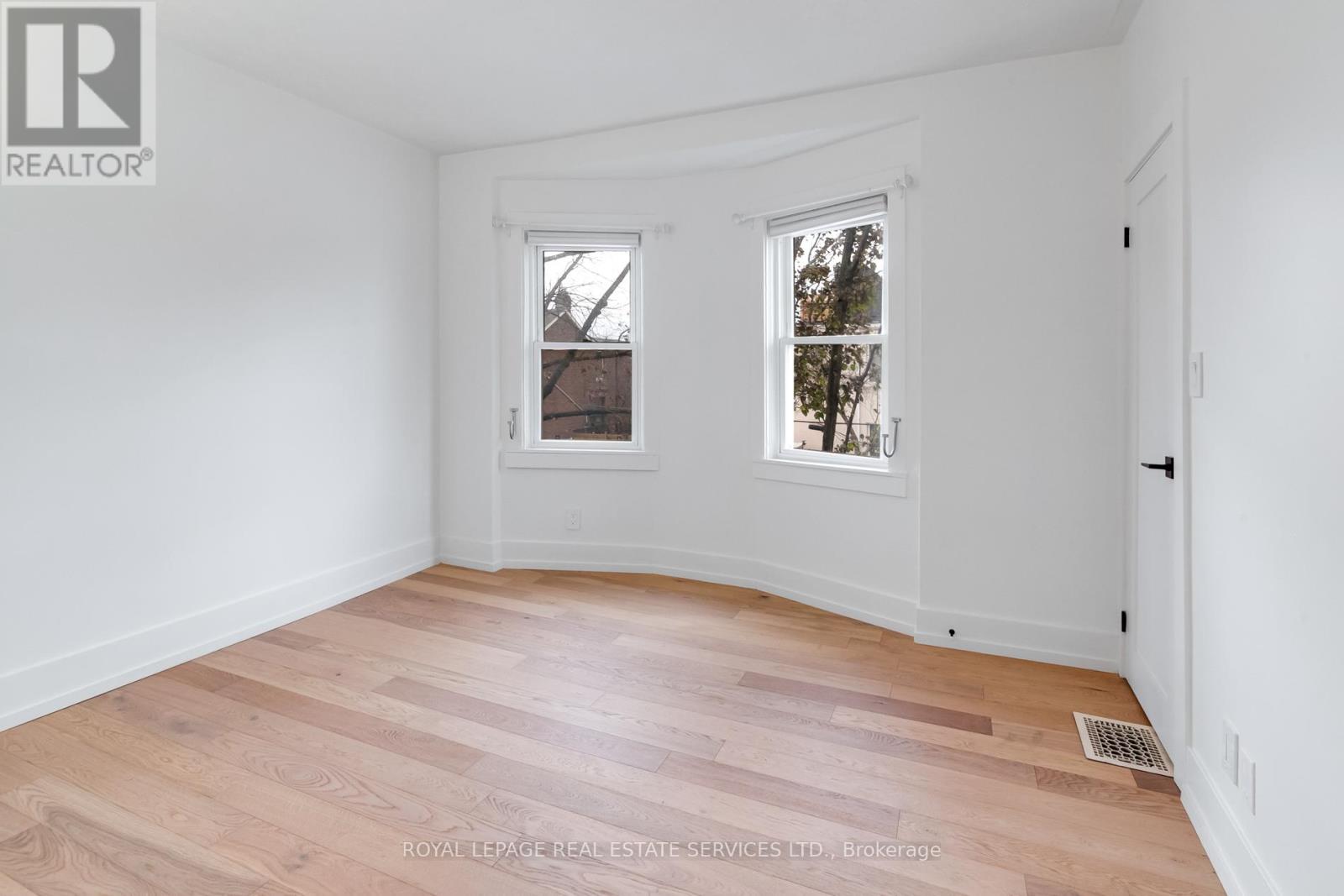 954 Shaw Street, Toronto, Ontario  M6G 3M6 - Photo 21 - W13012524