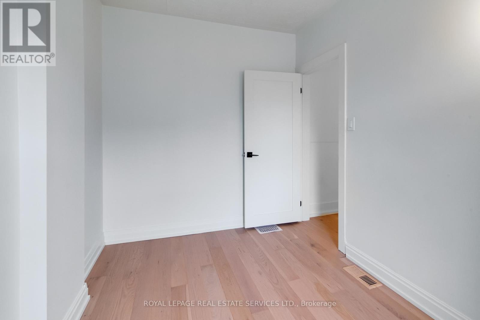 954 Shaw Street, Toronto, Ontario  M6G 3M6 - Photo 25 - W13012524