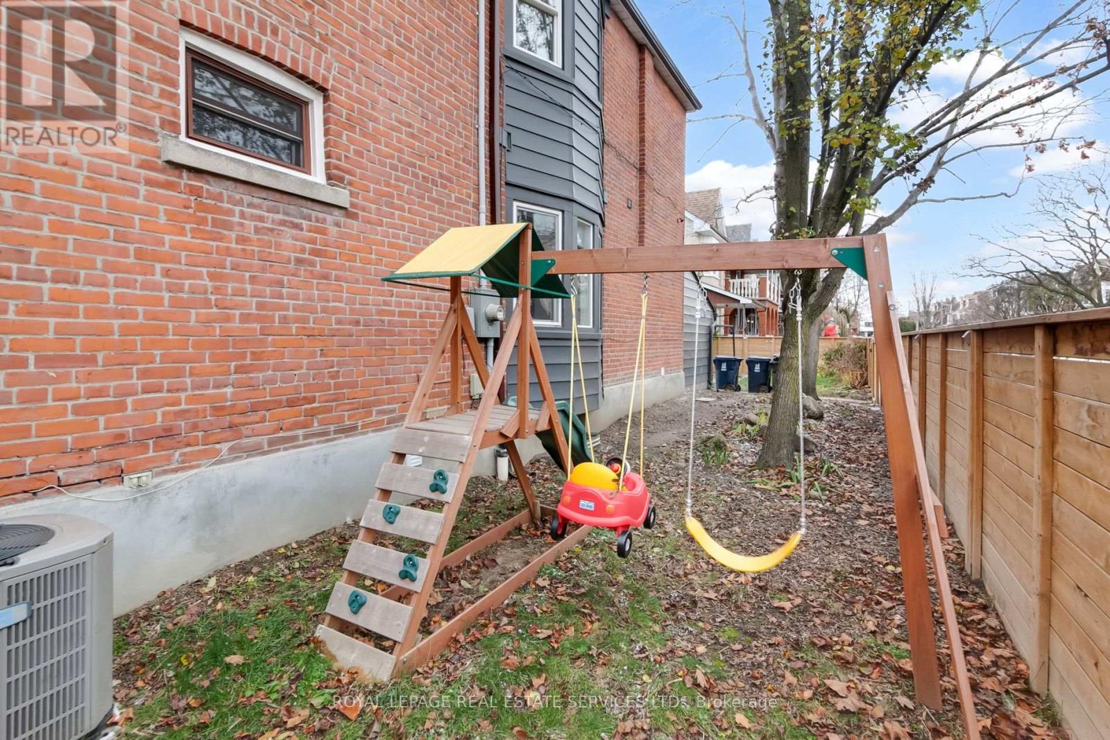 954 Shaw Street, Toronto, Ontario  M6G 3M6 - Photo 36 - W13012524