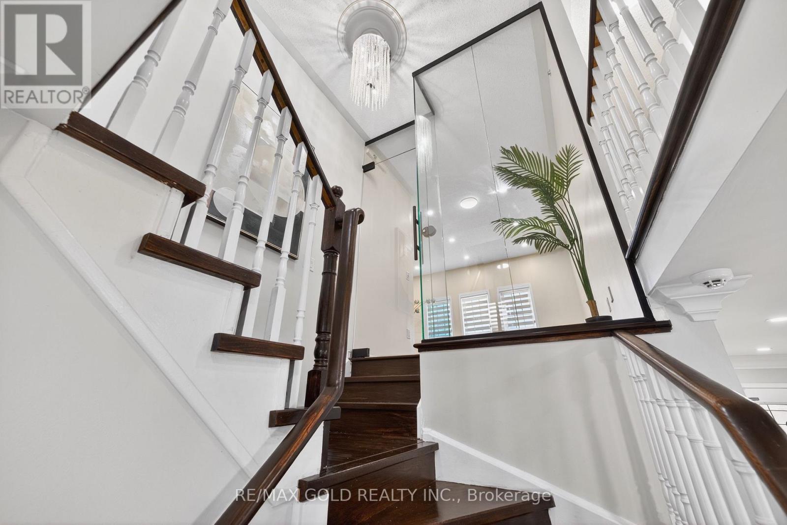 12 Linderwood Drive W, Brampton, Ontario  L7A 1R7 - Photo 21 - W13012534