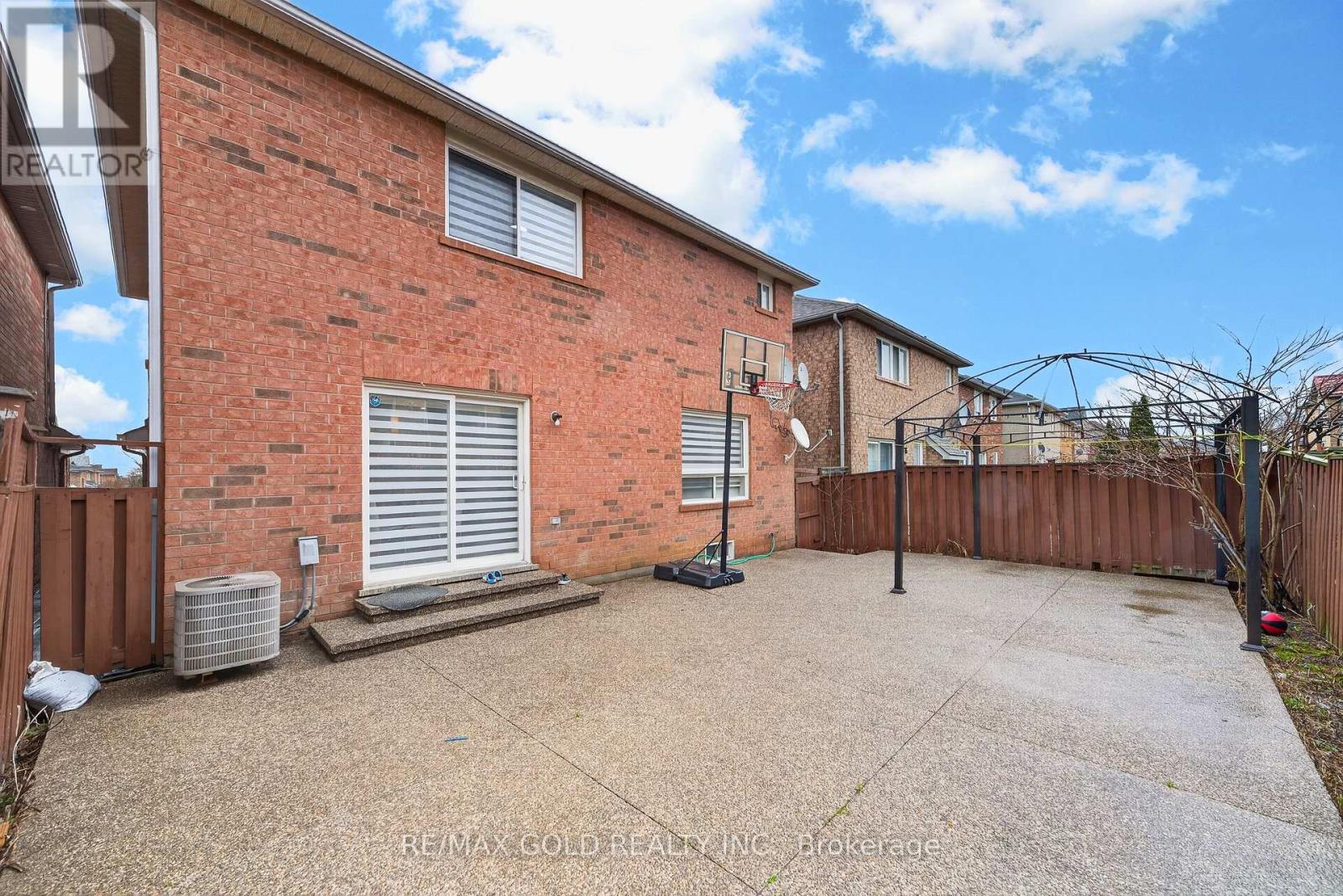 12 Linderwood Drive W, Brampton, Ontario  L7A 1R7 - Photo 48 - W13012534