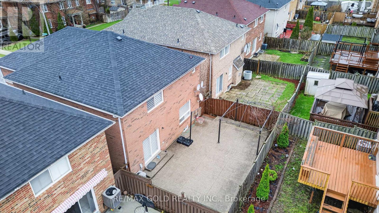 12 Linderwood Drive W, Brampton, Ontario  L7A 1R7 - Photo 49 - W13012534