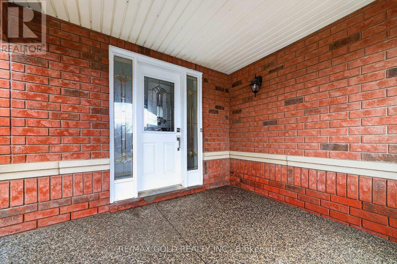 12 Linderwood Drive W, Brampton, Ontario  L7A 1R7 - Photo 5 - W13012534