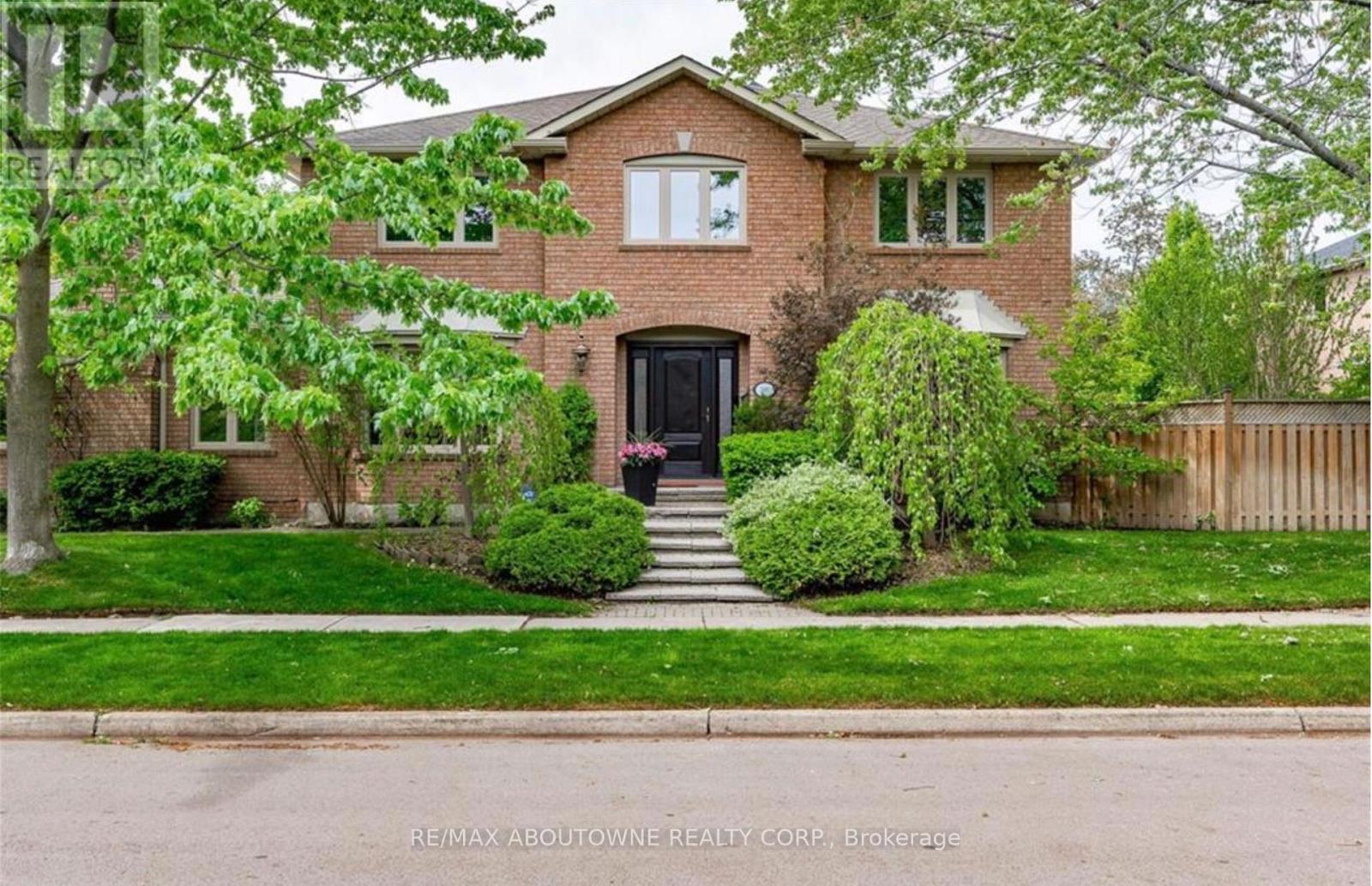 500 BLENHEIM CRESCENT, Oakville, Ontario