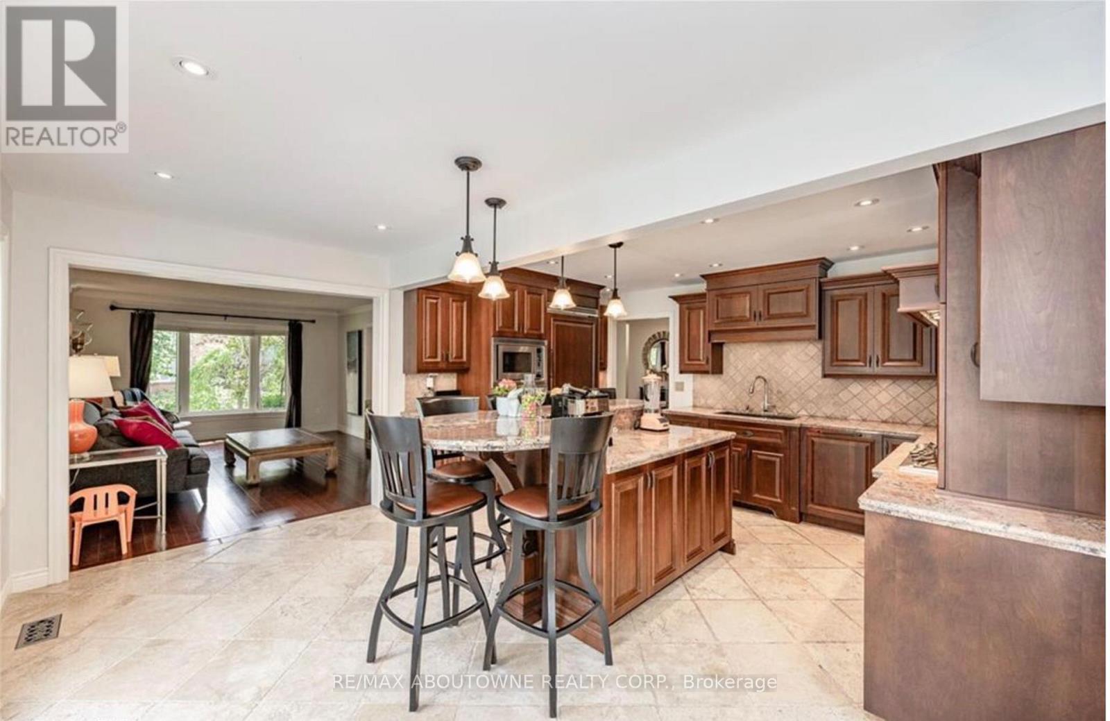 500 Blenheim Crescent, Oakville, Ontario  L6J 6P7 - Photo 11 - W13012546