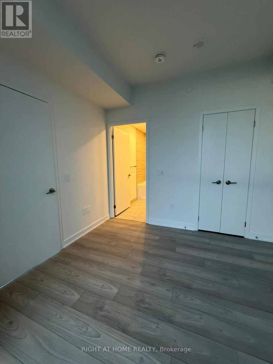 2409 - 1 Fairview Road, Mississauga, Ontario  L5A 0B4 - Photo 10 - W13012576