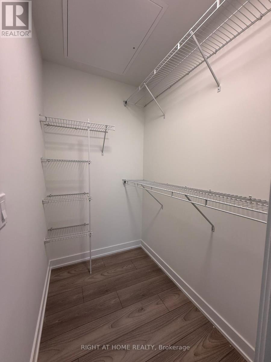 2409 - 1 Fairview Road, Mississauga, Ontario  L5A 0B4 - Photo 11 - W13012576