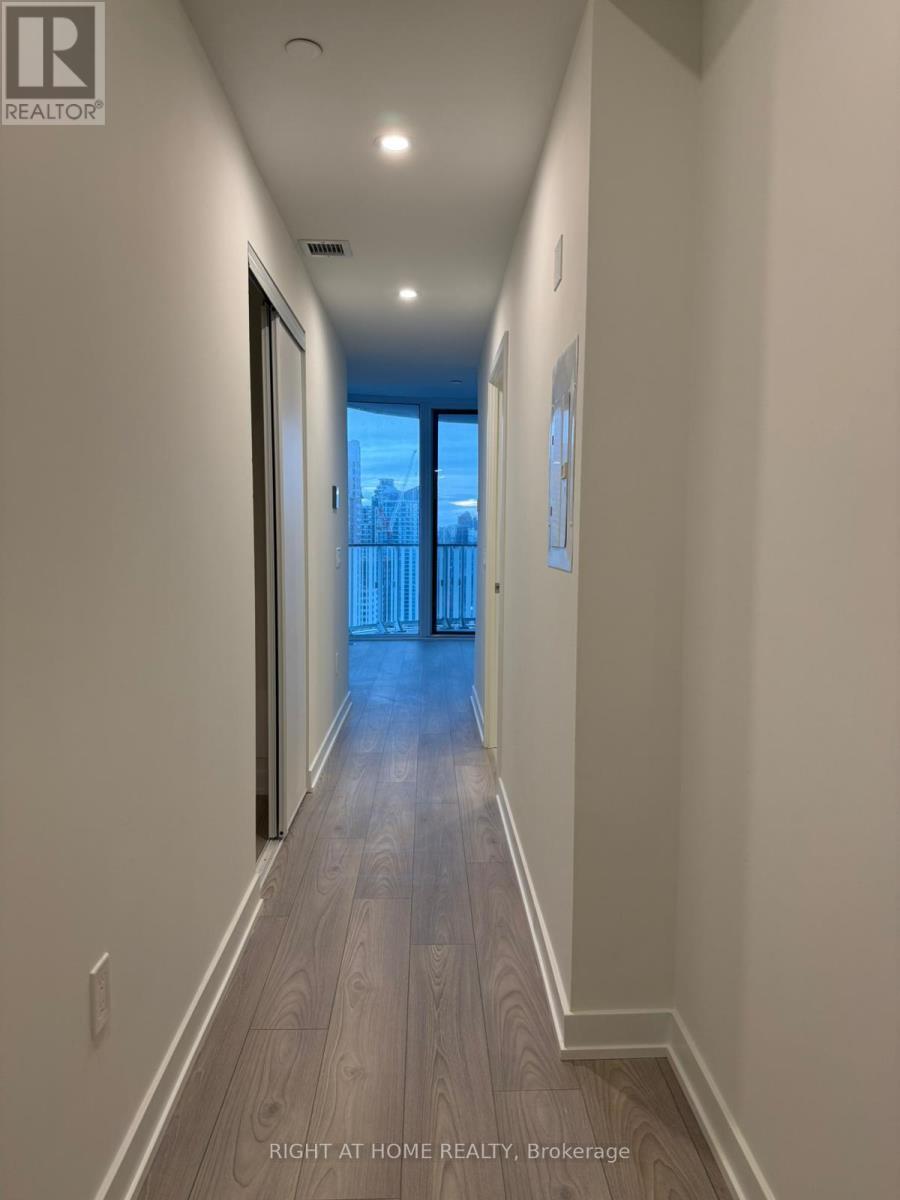 2409 - 1 Fairview Road, Mississauga, Ontario  L5A 0B4 - Photo 4 - W13012576