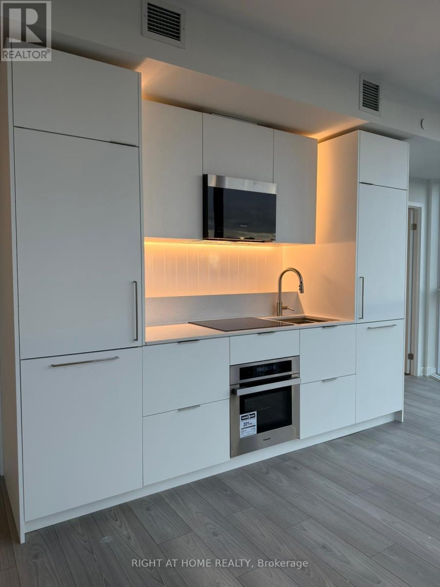 2409 - 1 Fairview Road, Mississauga, Ontario  L5A 0B4 - Photo 5 - W13012576