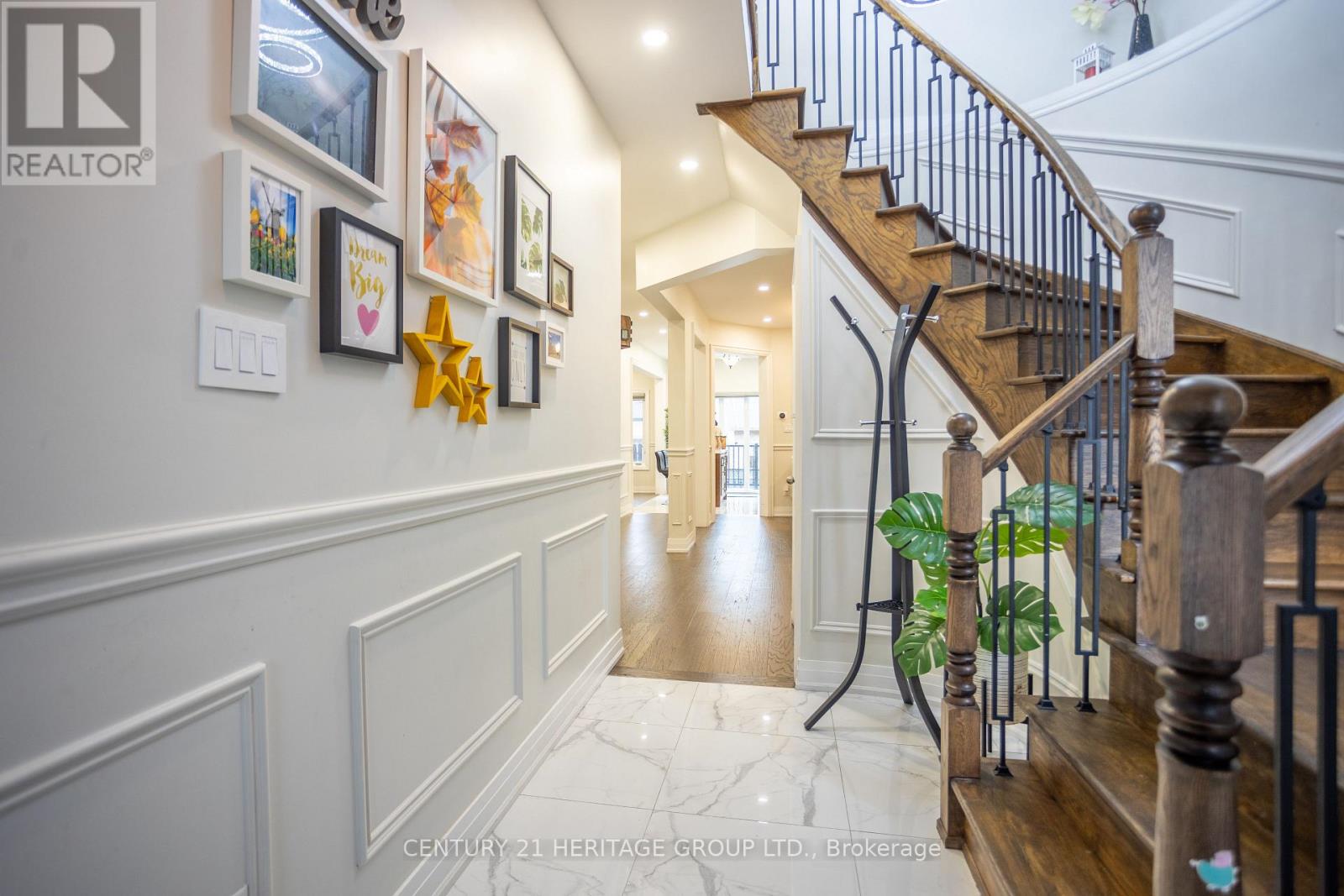 2434 Blue Holly Crescent, Oakville, Ontario  L6M 4V4 - Photo 4 - W13012582