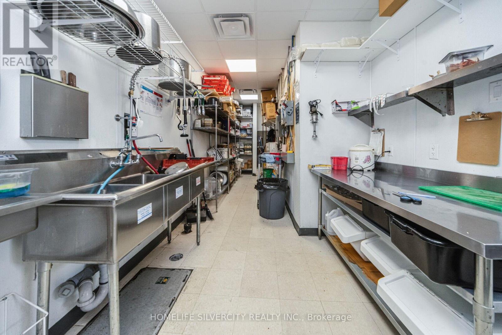 101 - 358 Speers Road, Oakville, Ontario  L6K 3R9 - Photo 32 - W13012668