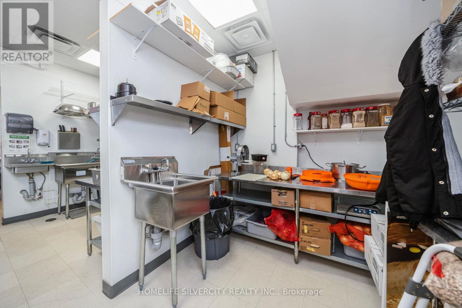 101 - 358 Speers Road, Oakville, Ontario  L6K 3R9 - Photo 37 - W13012668