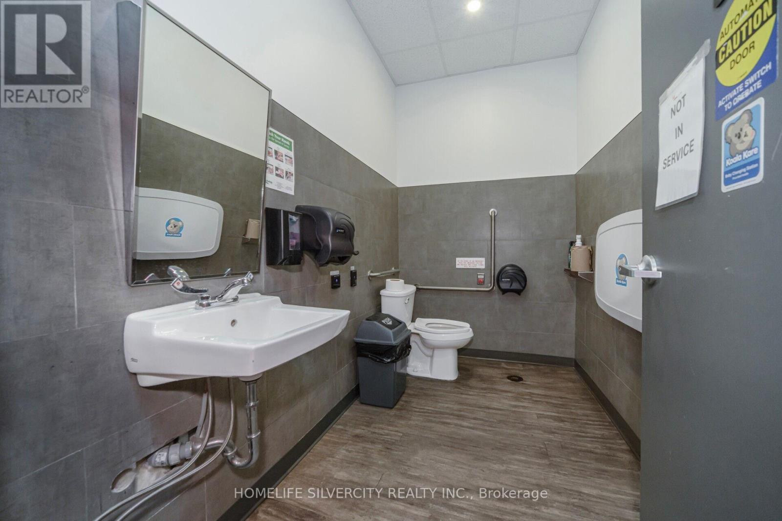 101 - 358 Speers Road, Oakville, Ontario  L6K 3R9 - Photo 38 - W13012668