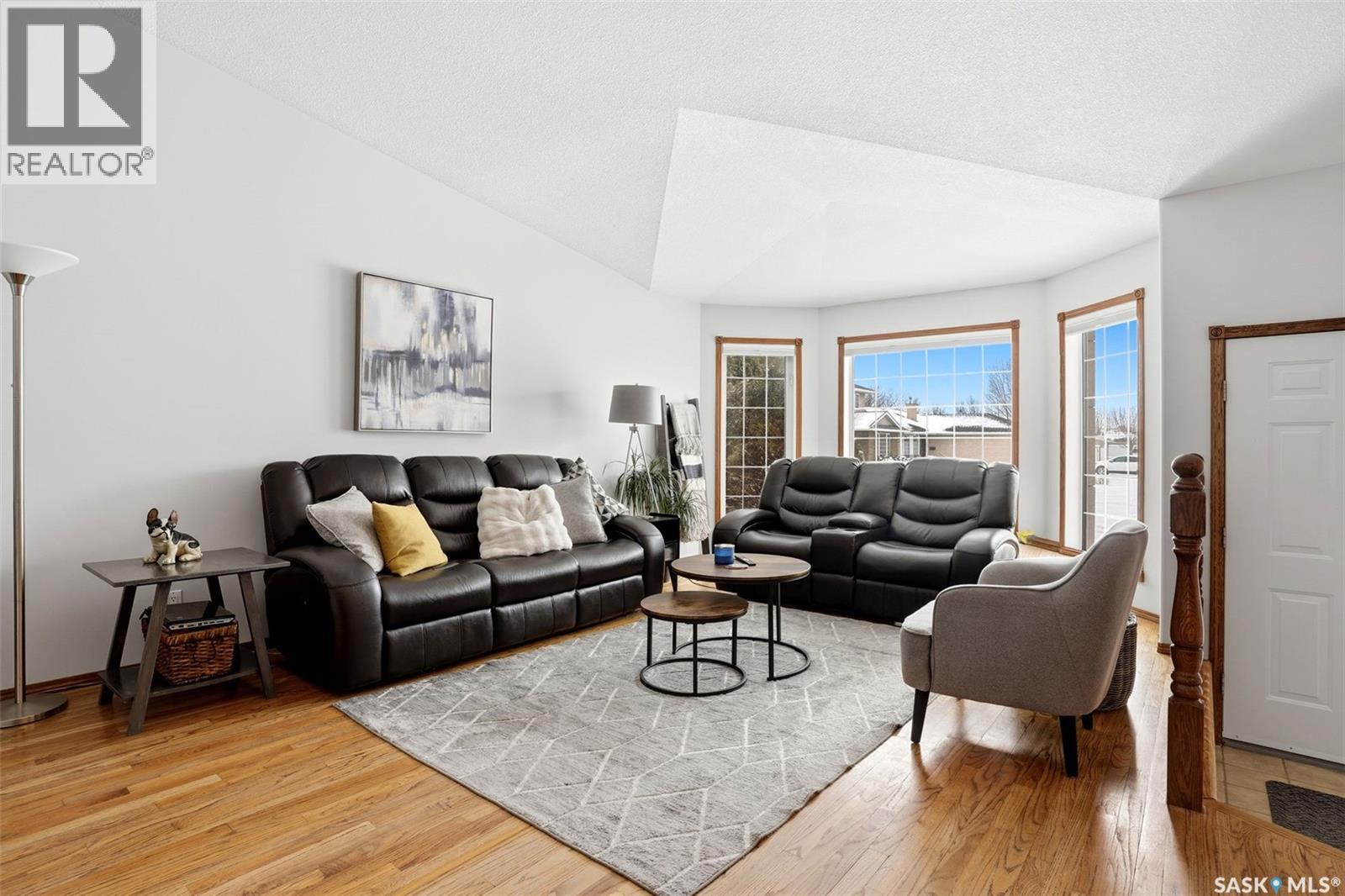 2358 Mcgregor Place, Regina, Saskatchewan  S4V 2Y4 - Photo 4 - SK033227