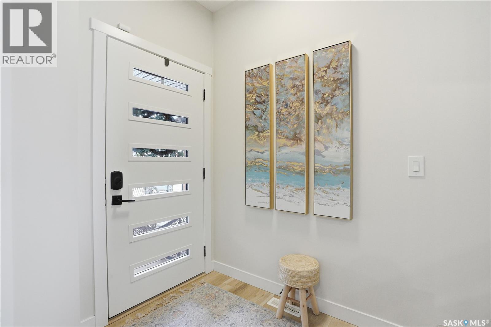 114 Keith Way, Saskatoon, Saskatchewan  S7V 0X7 - Photo 3 - SK033084