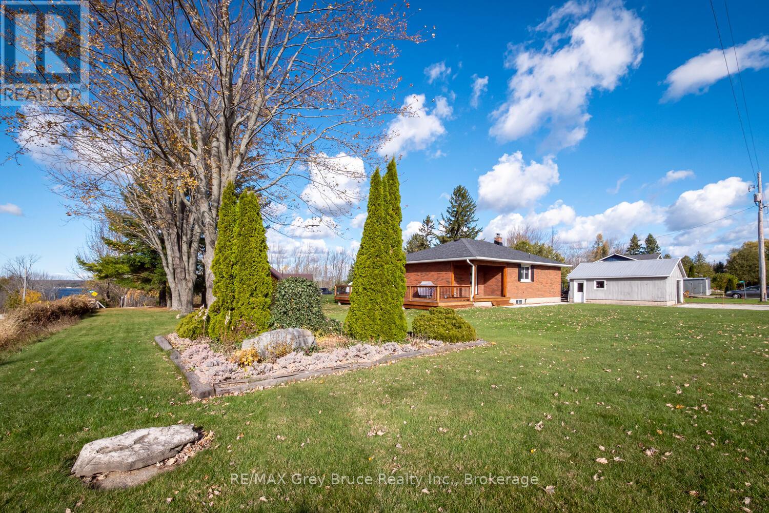 105 John Street, Georgian Bluffs, Ontario  N0H 2T0 - Photo 43 - X12909378