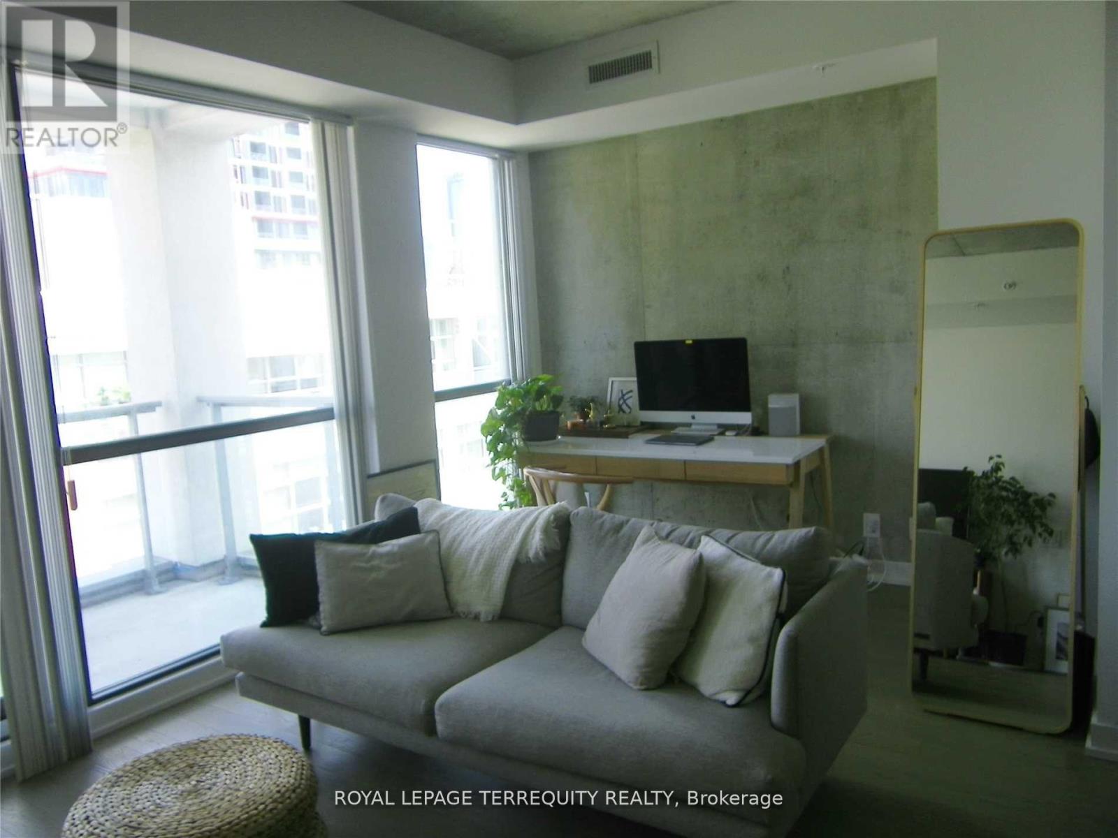 909 - 39 Brant Street, Toronto, Ontario  M5V 0M8 - Photo 5 - C12676904