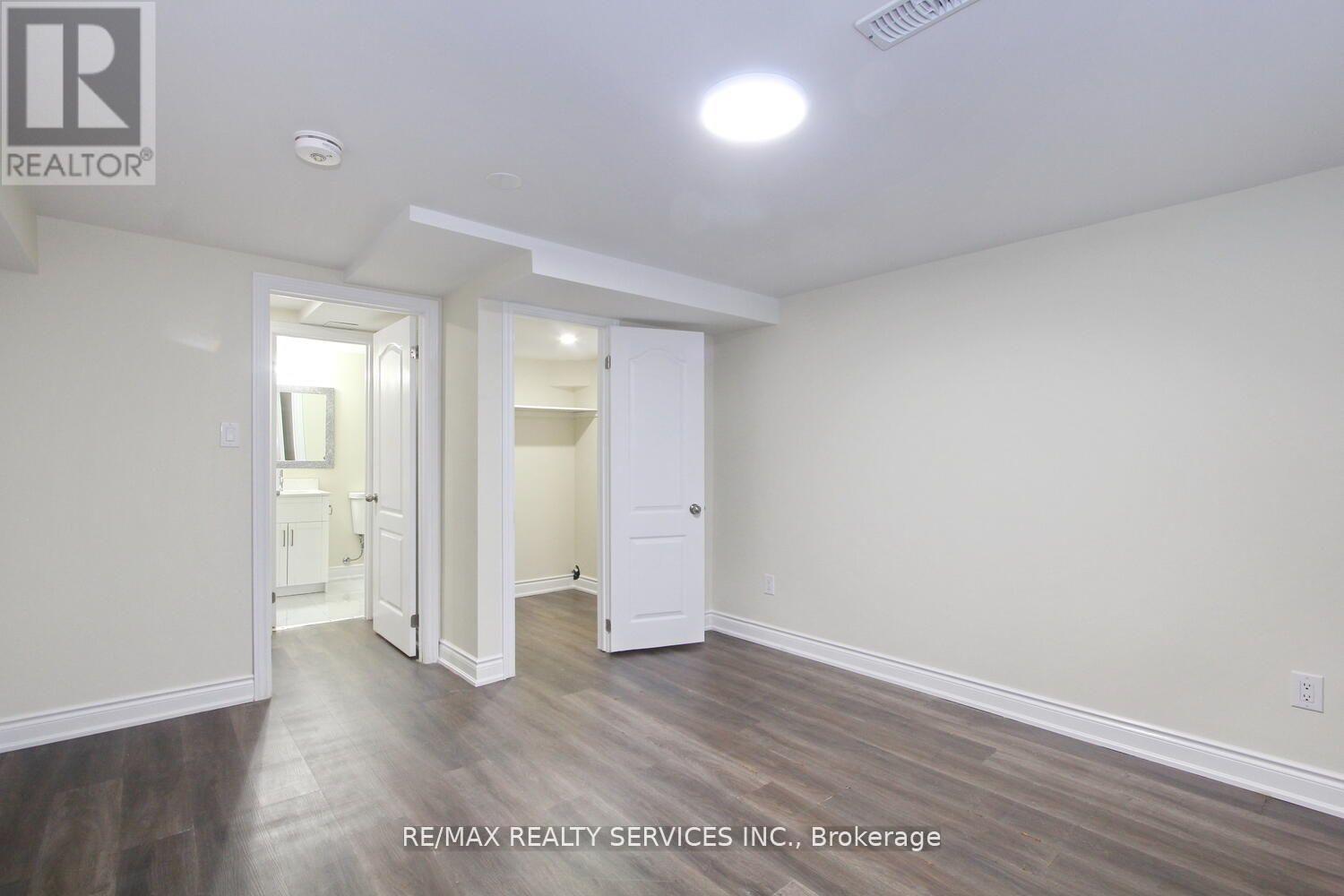 32 Sanford Crescent, Brampton, Ontario  L6X 2C3 - Photo 10 - W13010124