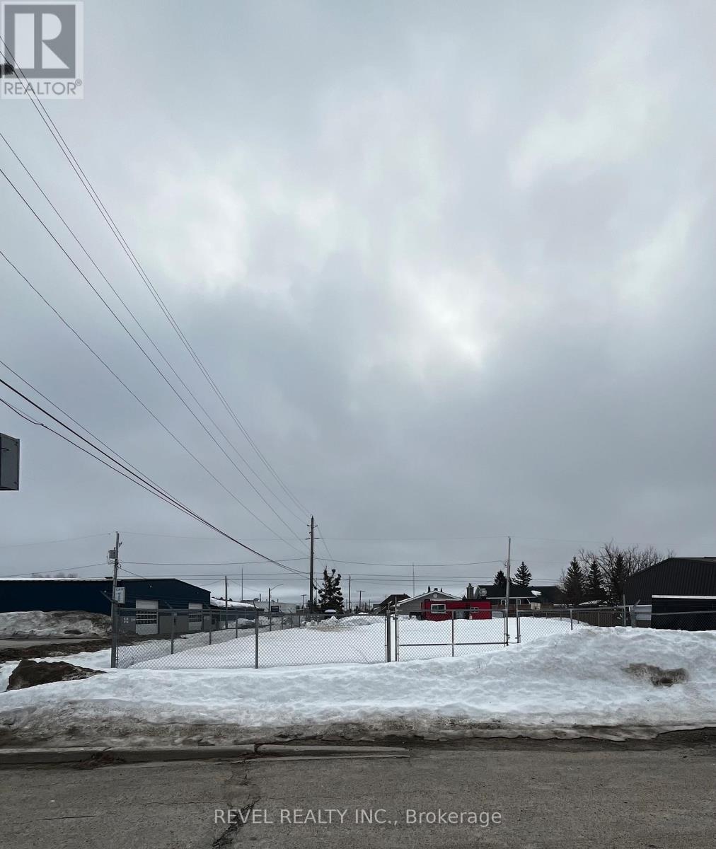 18 Fifth Street, Cochrane, Ontario  P0L 1C0 - Photo 1 - T13012846