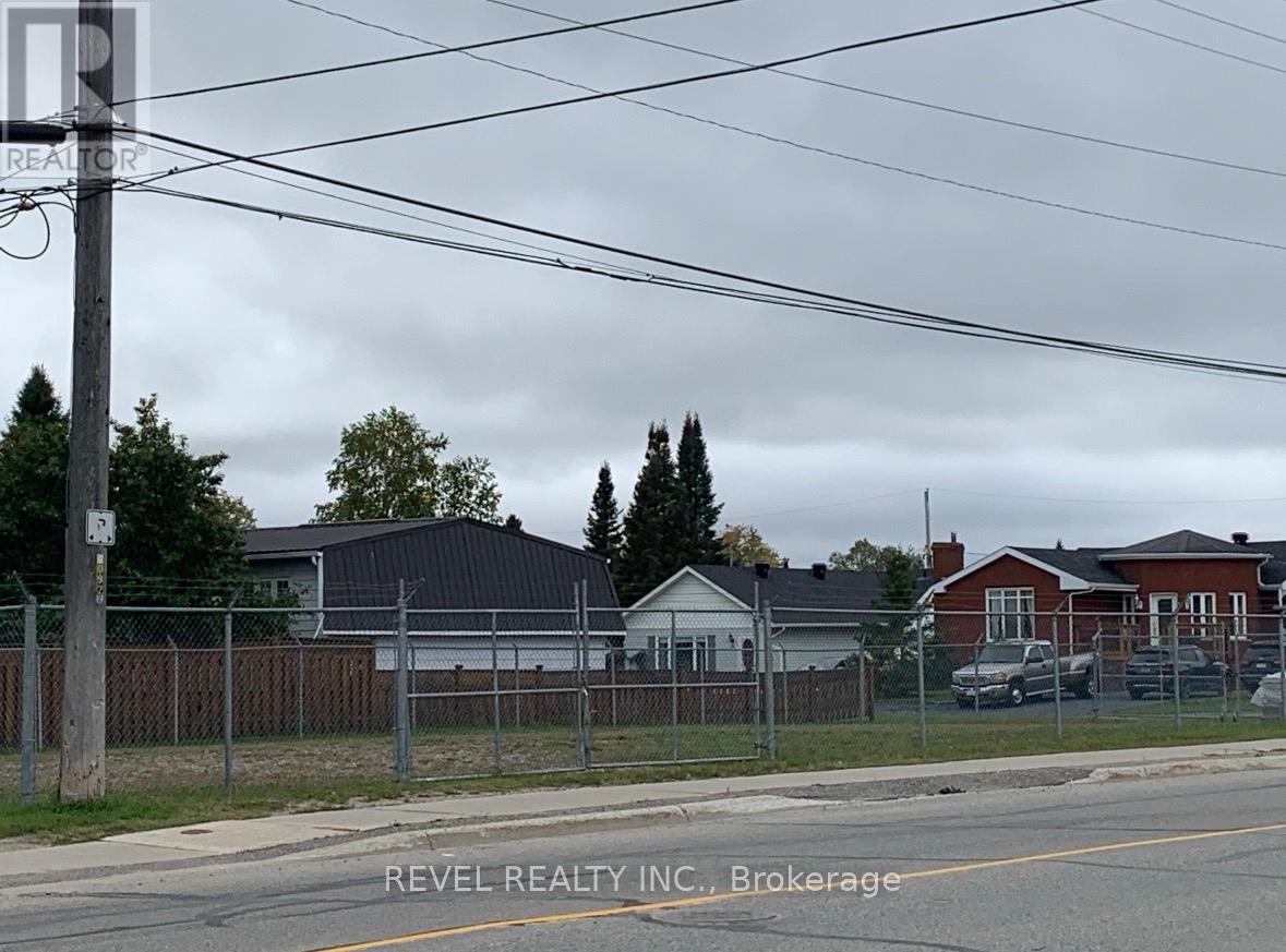 18 Fifth Street, Cochrane, Ontario  P0L 1C0 - Photo 5 - T13012846